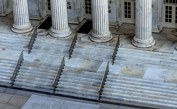 IIG exec sentenced to prison